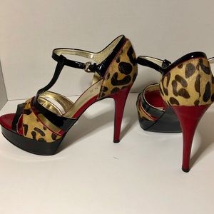 Like new! Guess Leopard Red Black Pony Fur Heel